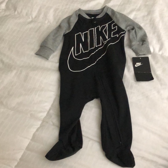 NWT Baby Onesie by Nike - Picture 4 of 4